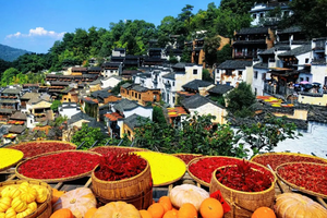 周末2日【婺源赏秋B线】古道徒步の篁岭晒秋-石城晨雾-红枫古道-长溪赏枫-景德镇陶溪川