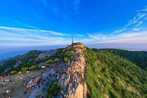 【夜爬泰山】5.30-31青春没有售价，泰山就在脚下，星空下的泰山之巅观绝美日出