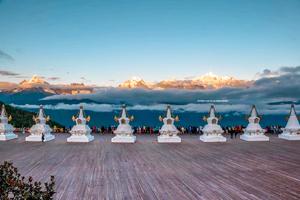 云南雨崩转山月·轻装徒步冰湖、神瀑、尼农大峡谷6天5晚！