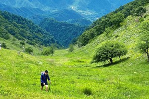 【绿源户外十一假期活动】10月6日~7日（2天1晚）陕西秦岭“陕西瑞士”华阴草甸、千年古道瓮峪古道采摘野果