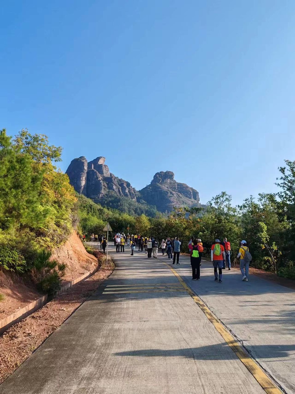 eb6e25dc-5c16-46df-bf60-e5edafd2bb11