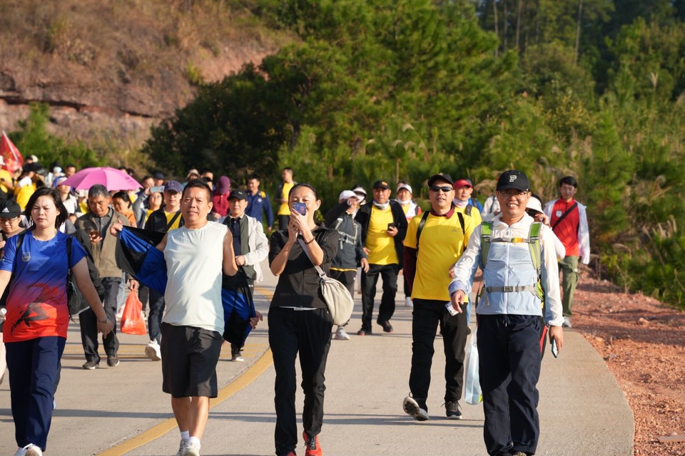 16b3c9325hce09570c214e471888a81e