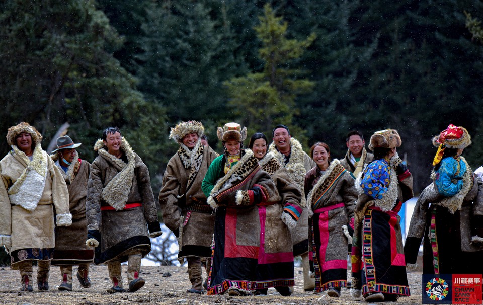 行走的微笑+摄影+纳么玖+513232198901030014+18090247211