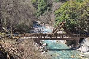 4.9周四「初级 · 东拉山大峡谷」天天发团