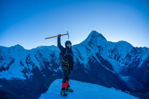 雪山之巅6日 | 贡嘎山那玛峰5588米技术攀登（1比2协作）
