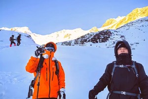 结斯沟穿山洞2日 | 入门级徒步线路，雪山探索之旅