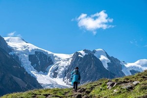 贡嘎大环线7日 | 贡嘎转山+勒多曼因冰川+冷嘎措+子梅垭口+泉华滩+巴王海徒步穿越7日