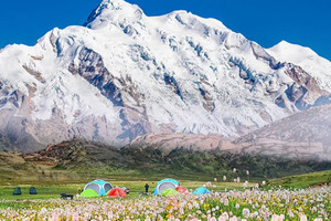 【向山而行，格聂大环】 轻装徒步格聂花海雪山，尽享野奢烤肉火锅8日