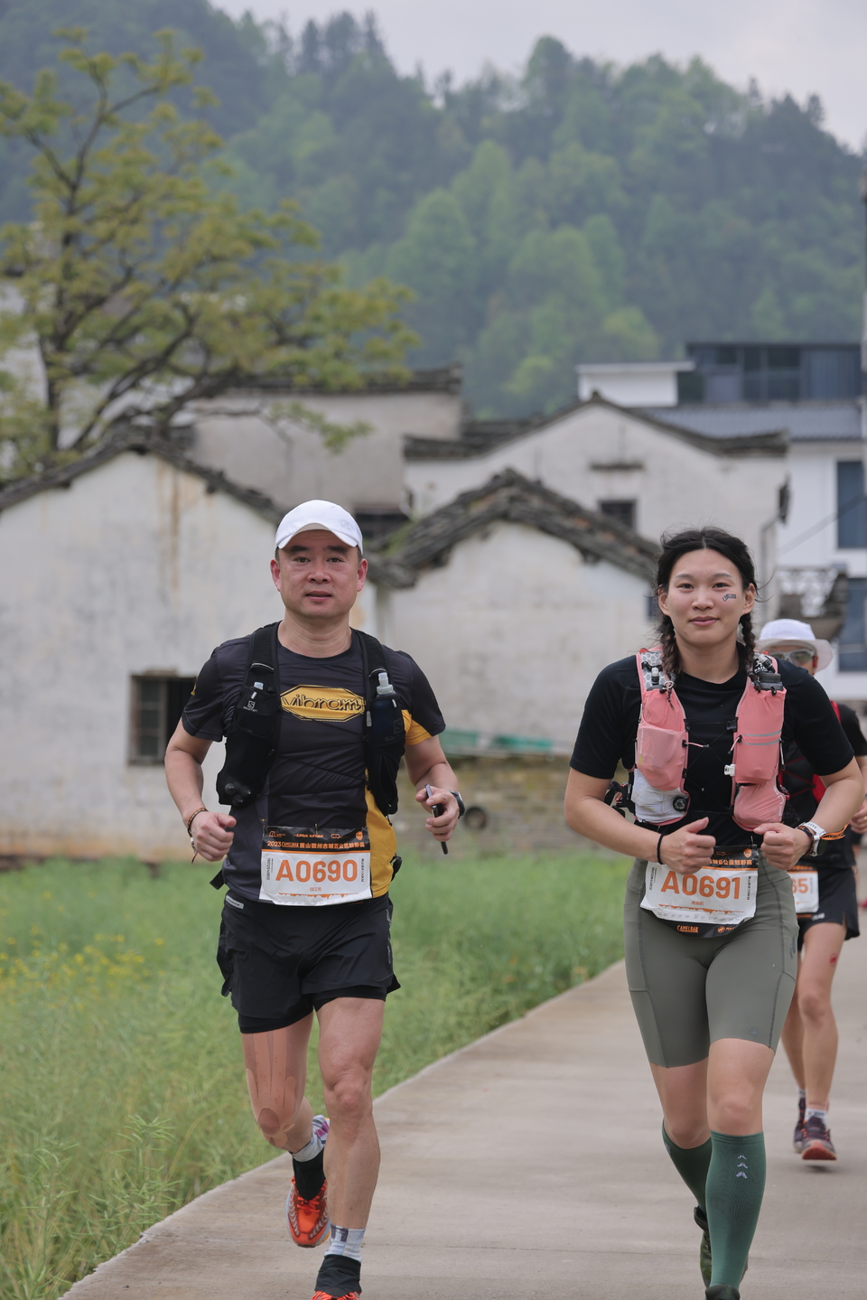 白墙黑瓦2-女+男