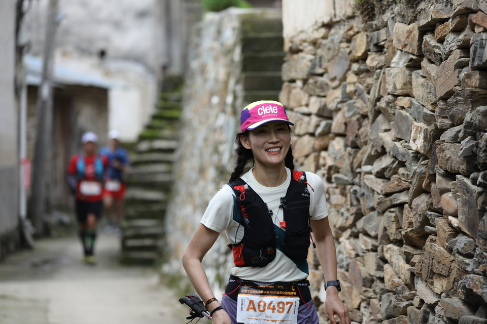 房+台阶+石墙-女