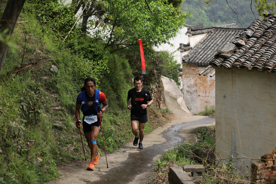 山+房-男2-中外各1