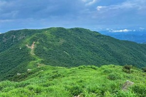 【5.27-5.28】两天一夜“皖南小武功山铁匠山+”“古道”“悬崖瀑布”“水滴石穿奇观”精华线徒步8km