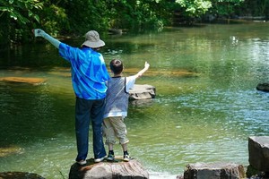 【6.14】周五“溪水冰镇西瓜”“捞小鱼小虾”“杨梅最后季节”湖州川步村轻徒步3km采杨梅