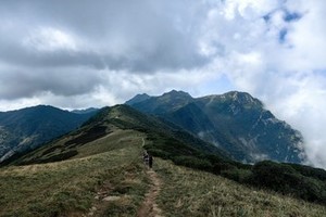 【国庆山林徒步】 10.4 |国庆假期 徒步秦楚古道，登顶终南之巅，打卡长江黄河分水岭