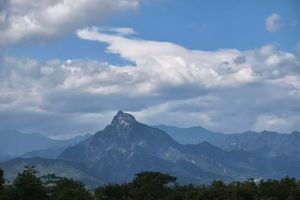【成人徒步】7公里月亮沟穿塔盘沟环线 古寺 里山  超大毛竹林 在山顶吃一碗柴火鸡汤烩饼