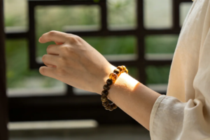 【博物人文】3.8女神节特别策划 | 把春天揉进合香珠里 送给妈妈一份“会呼吸”的独家礼物