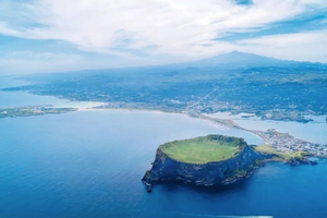 【天行•徒步韩国济州岛】骑行牛岛，徒步偶来小径，登韩国第一高山汉拿山