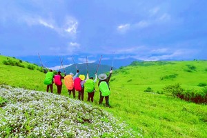 【中秋节 神农架重装】9.15-17金猴岭、神农顶、官门山重装穿越三日活动（武汉动车兴山往返）