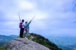 【中秋节 徒步爬山】9.17  徒步穿越大别山英山主峰—南武当