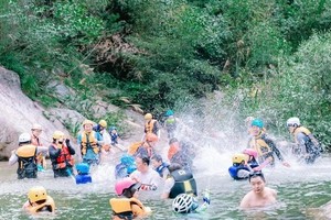 【溯溪玩水】7.13充满趣味与挑战的玩水项目——龙潭冲溯溪跳潭一日行