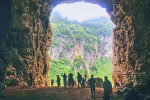 【张家界】 5.17-18 槟榔谷天使之门、夹儿沟地心穿越、天门山后山穿越历险记