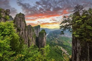 【五一 恩施】5.1-5 探秘神奇的北纬30度，用脚步丈量世界地质奇观（宝马哥带队）