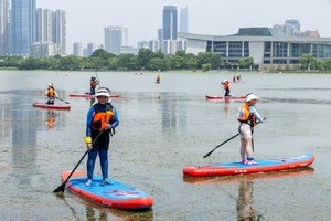 【亲子桨板】8.31/9.1下午场 市内半小时可到达，抓住夏天的小尾巴，一起来玩桨板吧