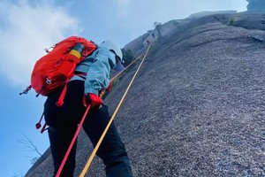 【元旦亲子自驾】1.1 千年古寨体验40米岩降+天然温泉一日活动（特惠）