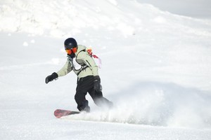 【圣诞滑雪】12.23-12.25恩施绿葱坡滑雪场不限时滑雪3天2晚| 领攀者教练指导（动车团）