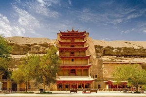 【寻梦西域】4-10月青海湖-茶卡盐湖-水上雅丹-鸣沙山月牙泉-莫高窟-嘉峪关-张掖丹霞-祁连-门源9日深度游！