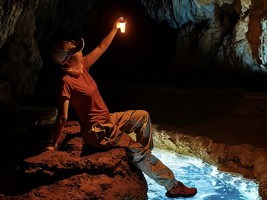 【地心探秘】12.20咸宁“地心探险记” | 2洞体验·绝壁石瀑攀爬·地下河探秘·地质奇观一日挑战