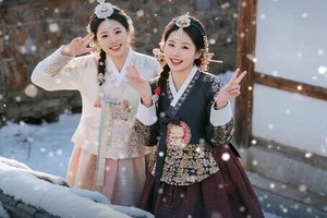 你好！大东北2-8人舒适小团丨5天4晚丨延吉+图们+长白山+雪岭+雪乡+亚雪公路+滑雪+马拉爬犁+雪地温泉+驯鹿接触