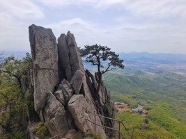 科尔沁户外 4月11--12日 凤凰山、五龙山野线穿越进景区