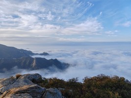 科尔沁户外 5月2日  奇观山  石长城+石头城+大峡谷爬山赏丁香一日游   