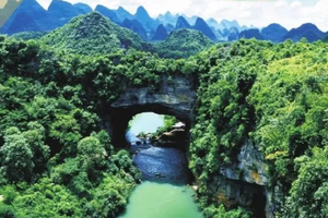 端午【柳州+黄姚3天】广西龙城柳州嗦粉，鹿寨喀斯特奇观，梧州骑楼城，千年黄姚古镇