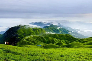 江西【武功山徒步3天｜广州动车往返】反穿徒步武功山，赏云端草甸，看星空日出日落
