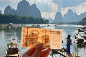 每周五晚出发【阳朔+黄姚2天2夜】徒步漓江，登相公山，行摄遇龙河古桥，体验手撑竹筏，骑行十里画廊