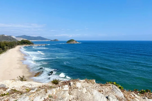 每周六/日出发【惠州黑排角】徒步穿越惠东最美海岸线！翻越山丘，攀礁石，漫步沙滩，遇见情人岛