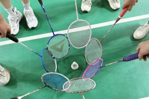 每周四晚7:00-9:00羽毛球活动【25元/人】