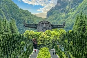 【全景湖北】全景巴楚|女儿城+恩施大峡谷+三峡之巅+白帝城+神农架+坪阡古镇+官门山 7日游