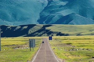 【全景北疆】阿勒泰+伊犁+独库公路+禾木+赛里木湖+那拉提草原+恰西+百里丹霞 11日游