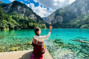 天天发团【3天| 九寨黄龙】保姆车！人间仙境九寨沟，天上瑶池黄龙