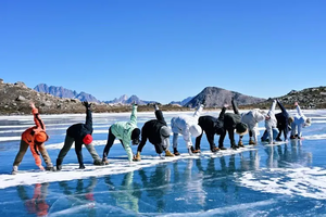 【2天| 野马海子+海螺沟】日照金山、雪山蓝冰、媲美冷嘎措、川版冈仁波齐转山