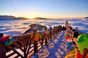 流星雨【2天| 达瓦更扎+神木垒】亚洲通达最好的360°观景平台、神仙玩耍的地方