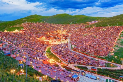 【甘孜4日】鱼子西+高尔寺+墨石公园+四姑娘山·双桥沟+色达（2-8人纯玩小团）