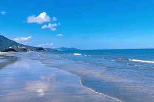 【黑排角/情人岛】翻越山丘，攀礁石，漫步沙滩，徒步穿越惠东最美海岸线