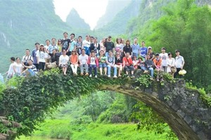 （9月每周六）千年瑶寨丰收节火把巡游篝火盛宴、小桂林-英西峰林徒步、观瑶族特色表演二日游