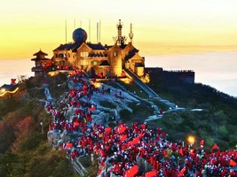 国庆档·夜爬泰山：2天1夜，既听山风，也观日出