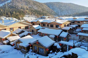 【冰雪梦幻 · 2-8人精品小团】哈尔滨集散7天6晚+亚雪公路+雪乡+中朝边境+朝鲜民俗园+温泉+漂流+冬捕+滑雪+雾凇