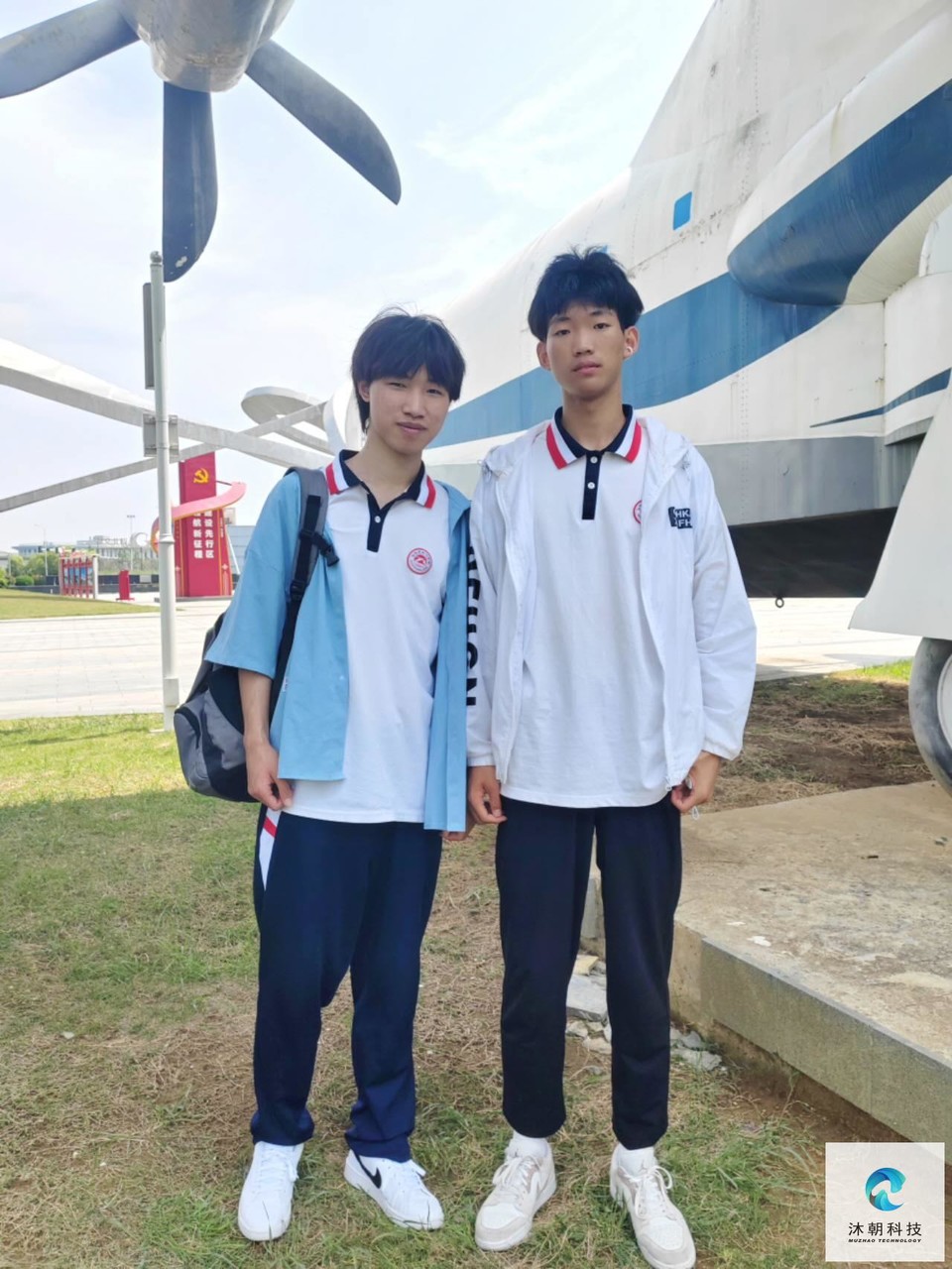 1IHuow2kM232tX-stWe9CIT6KtTKyiwUWVjOsVPvLbEWYW0Upodr-9SUKoly0x1c